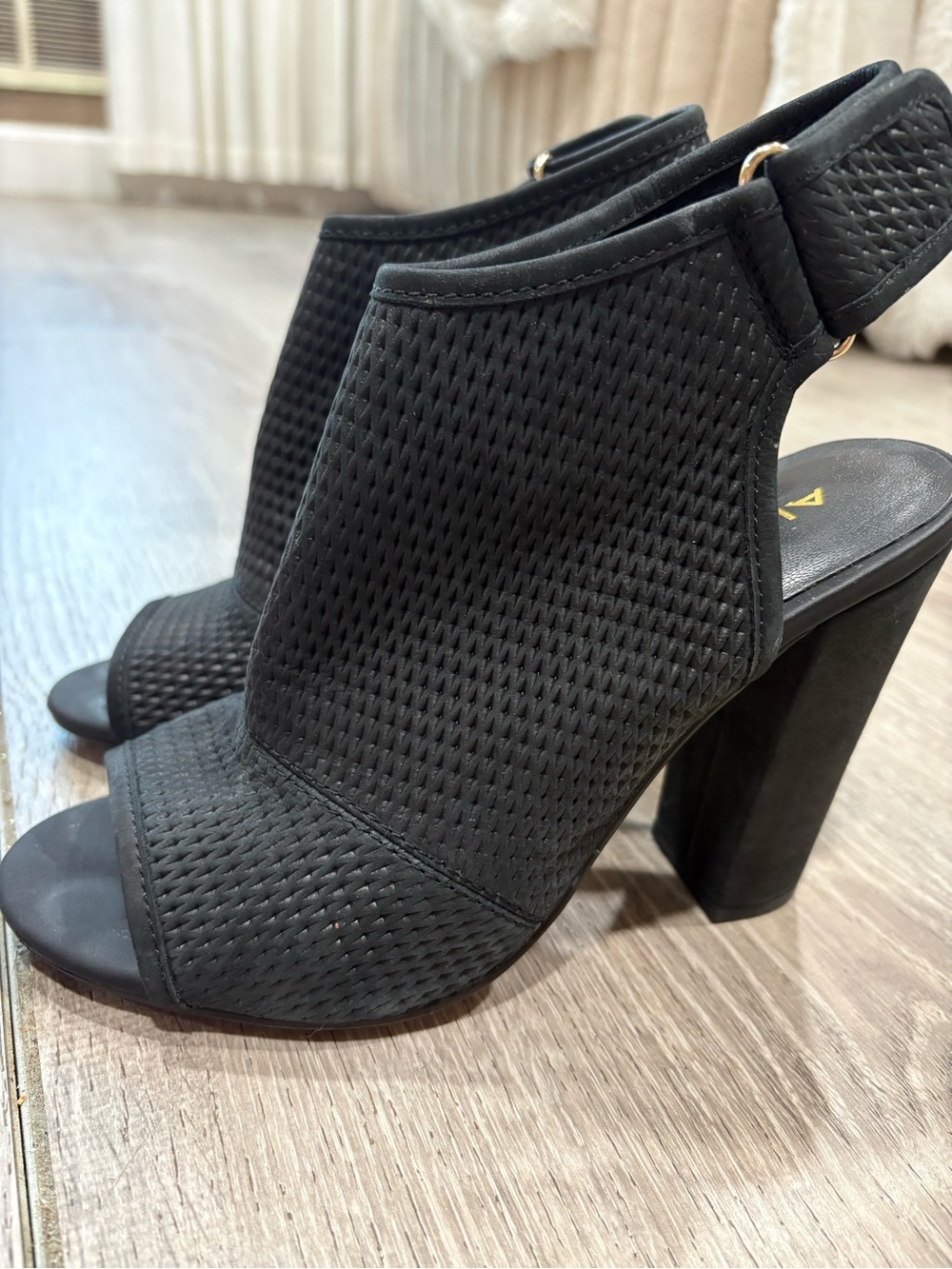 Black Open-Toe Block Heel Sandal - Unbranded